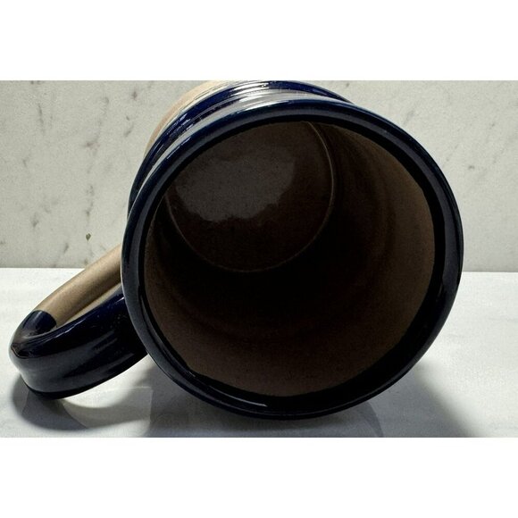 Williamsburg Commemorative Mug Cobalt Blue Glaze Tan Salt Stoneware Finish 1699 - Picture 2 of 3